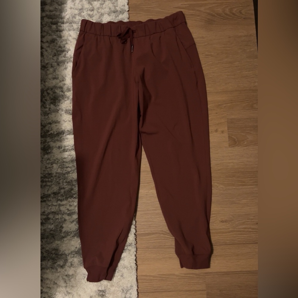 Lululemon On The Fly Joggers 25”